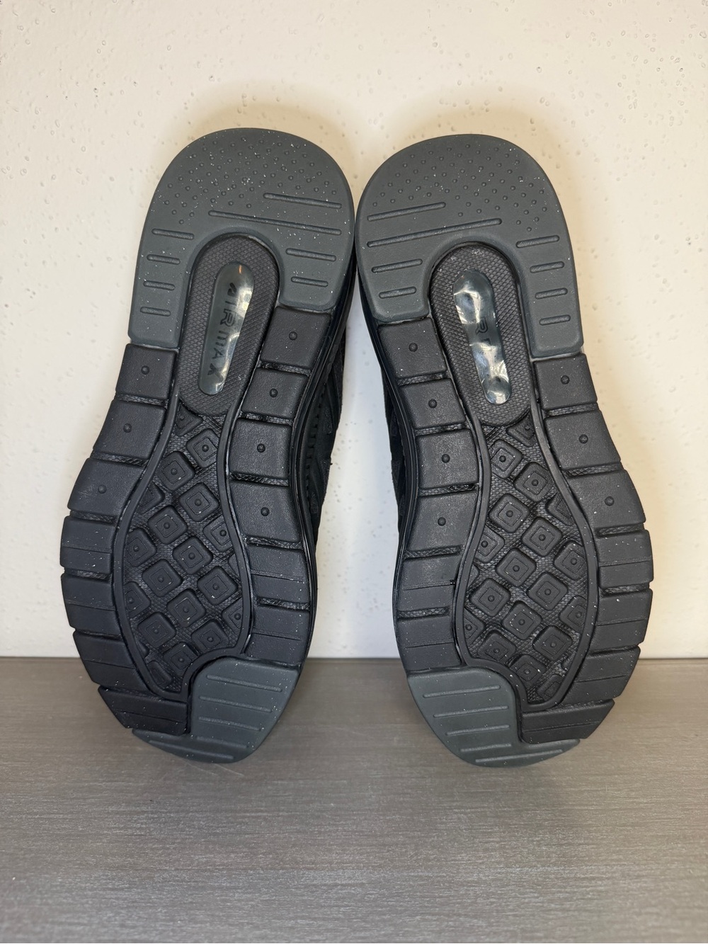 Nike Air Max Genome GS Triple Black CZ4652-001 Size 5.5Y Kids Running Shoes - Picture 8 of 9